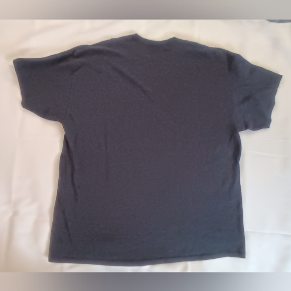 𝙀𝙐𝘾_𝑯𝒖𝒈 𝑫𝒆𝒂𝒍𝒆𝒓 𝑪𝒓𝒆𝒘𝒏𝒆𝒄𝒌 𝑺𝒉𝒊𝒓𝒕 - Picture 3 of 10